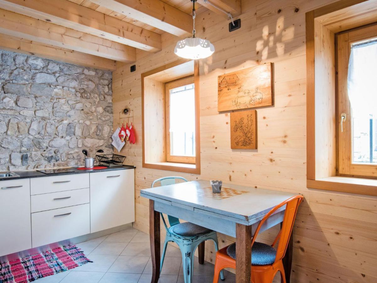 Apartment Albergo Diffuso - Cjasa Ustin-4 By Interhome Barcis Eksteriør bilde